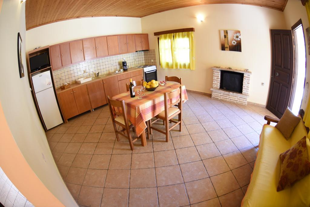 Yannis' Village Keri Extérieur photo