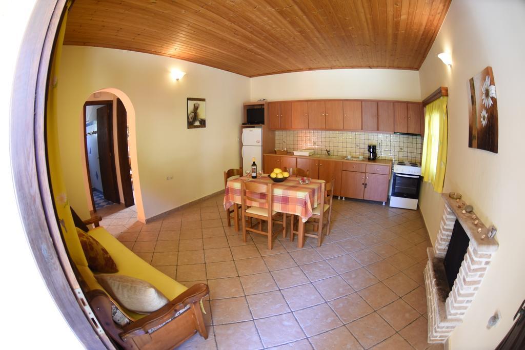 Yannis' Village Keri Extérieur photo