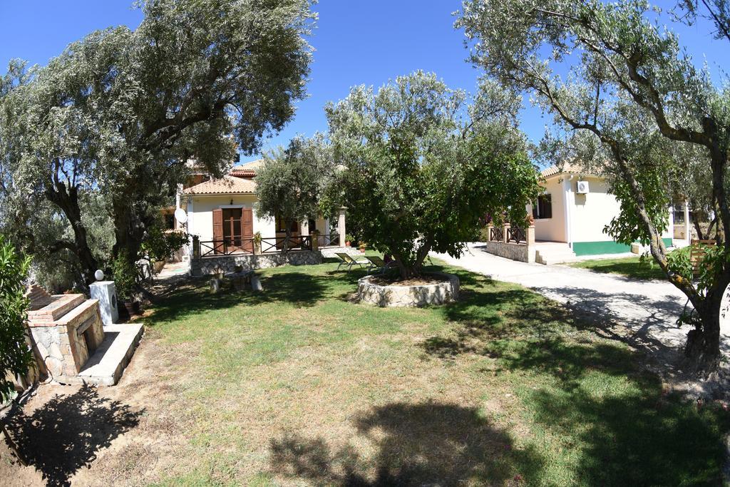 Yannis' Village Keri Extérieur photo