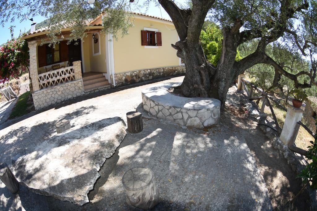 Yannis' Village Keri Extérieur photo